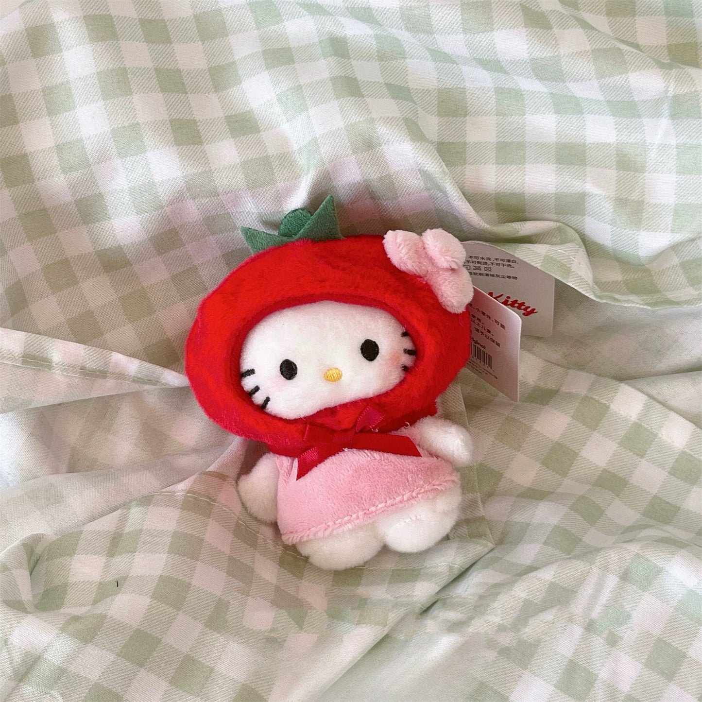 🍅 Hello Kitty Fruit Series Keychain – Tomato Plush Charm