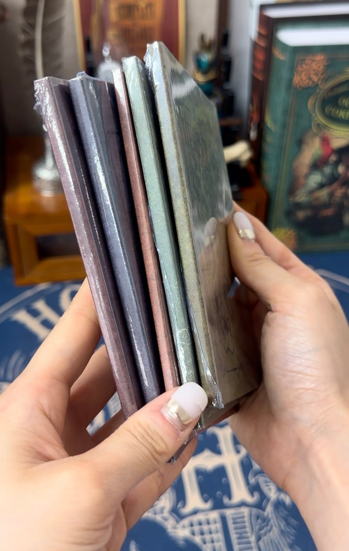 【H1002】Magic Books