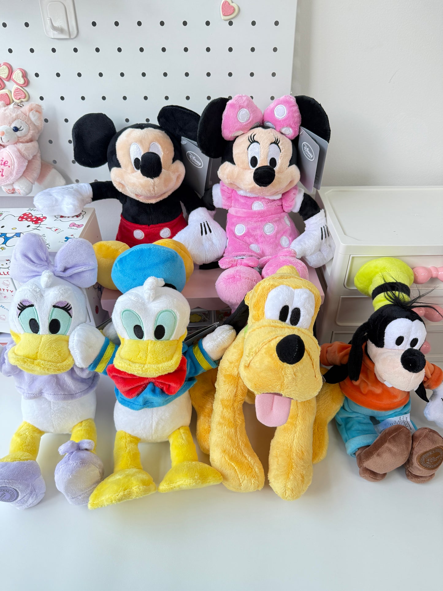 Disney World Store Plush Lot of 6! Mickey Minnie Donald Daisy Pluto Goofy 18”