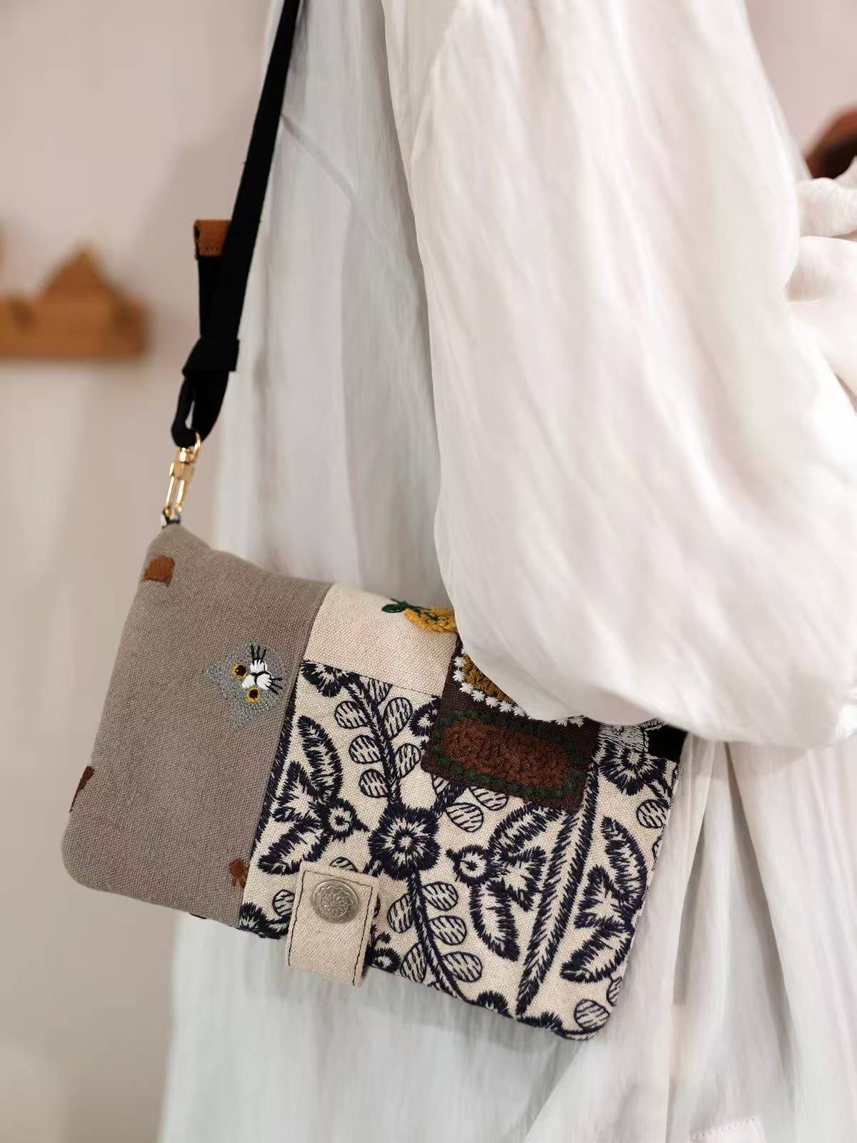 Vintage Journal Shoulder Bag