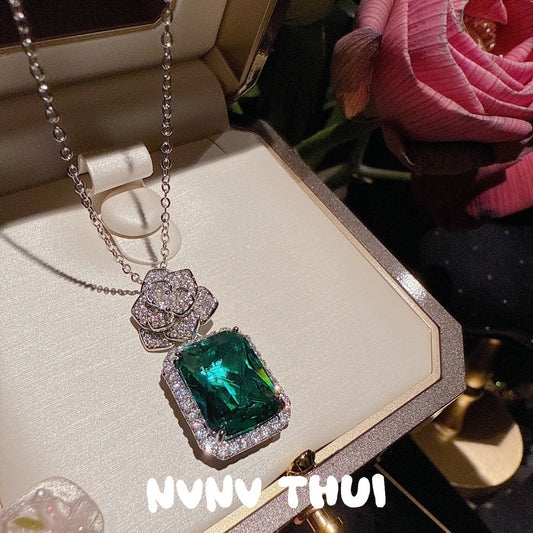 Peacock Green Rose Necklace
