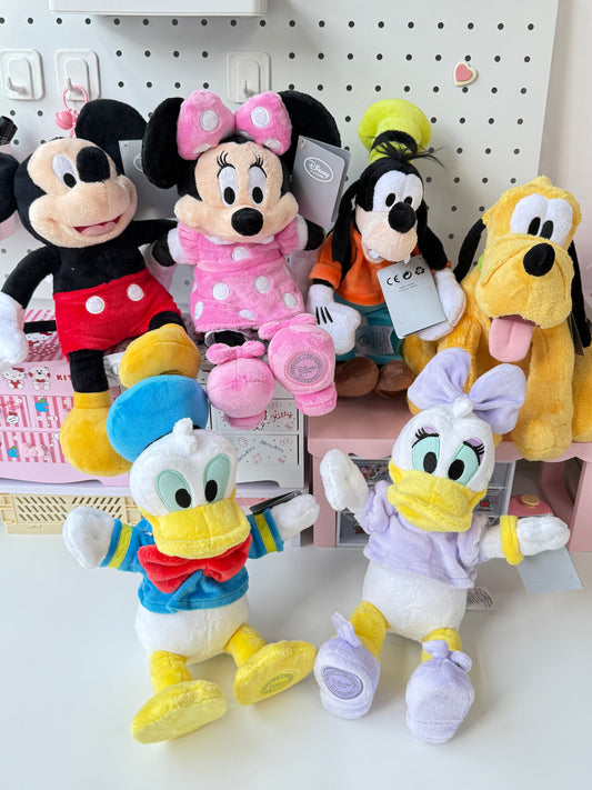 Disney World Store Plush Lot of 6! Mickey Minnie Donald Daisy Pluto Goofy 18”