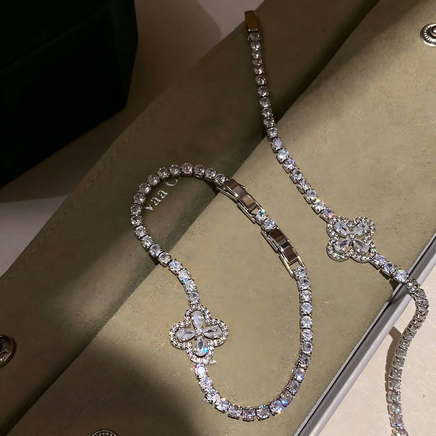 Sparkling Clover Zirconia Tennis Bracelet